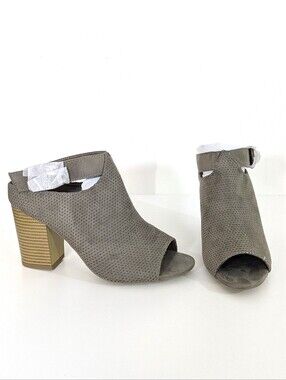 NEW Nature Breeze Taupe Perforated Block Heel Peep Toe Shoes - Size 8.5 Womens